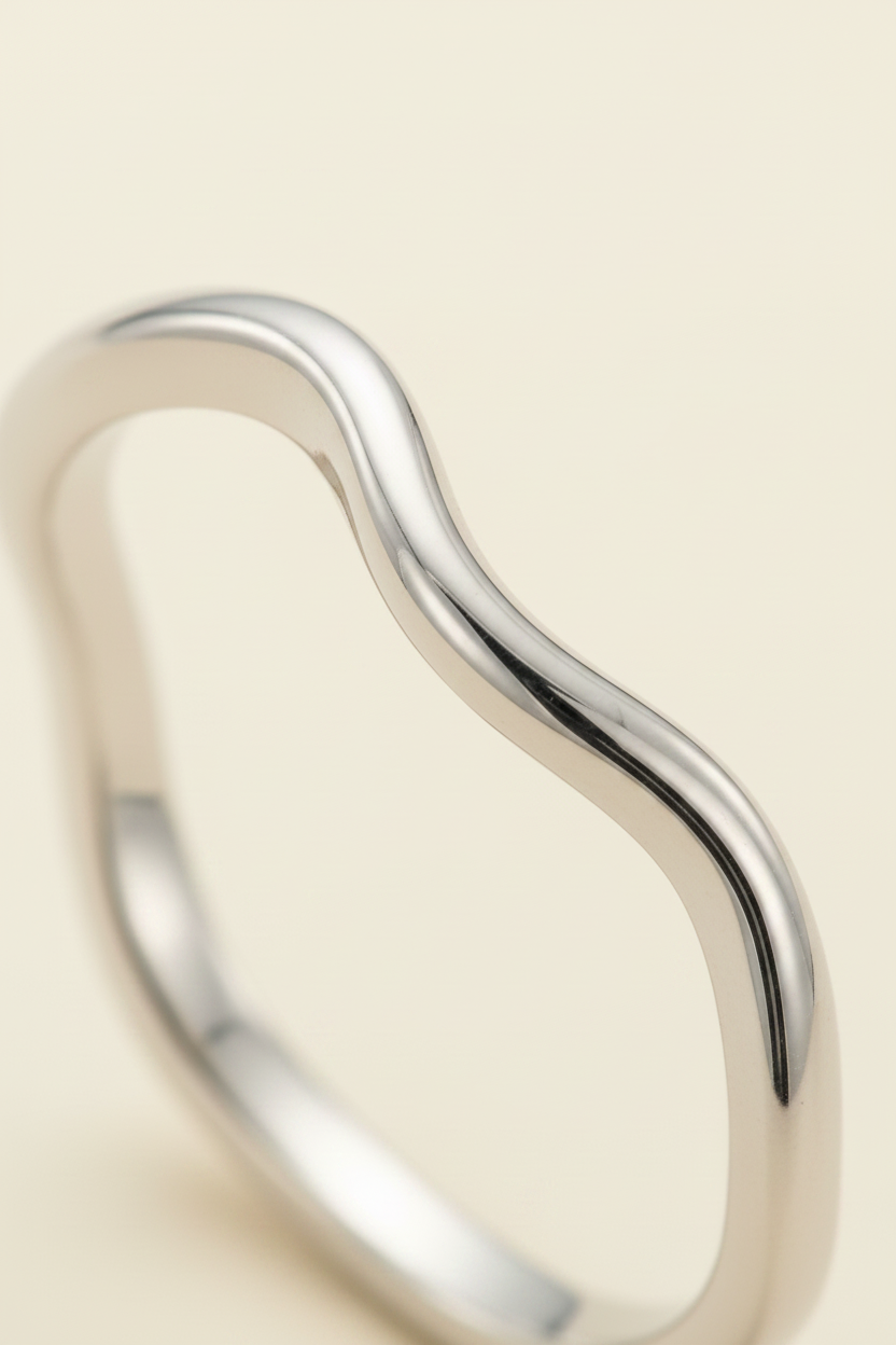Aura Wave Band Ring - Silver - Macro Wave Detail