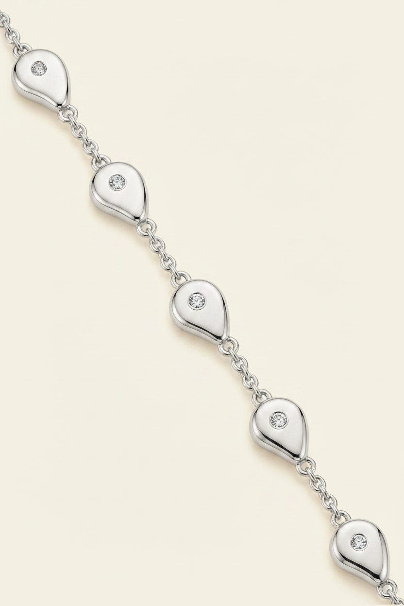 Aurora Dew Bracelet - Silver - Diagonal Macro