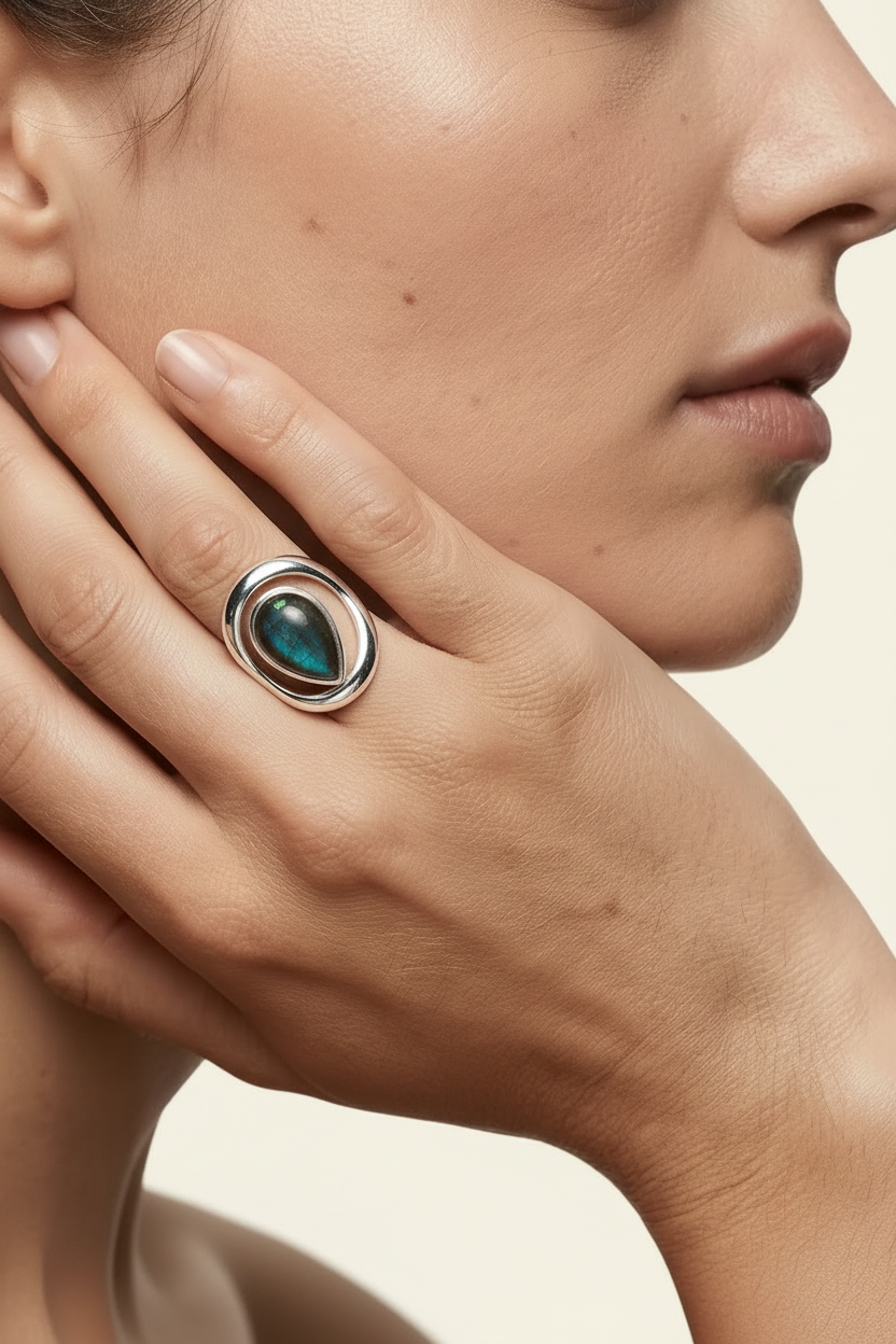 Solar Arc Ring – Silver – Lifestyle