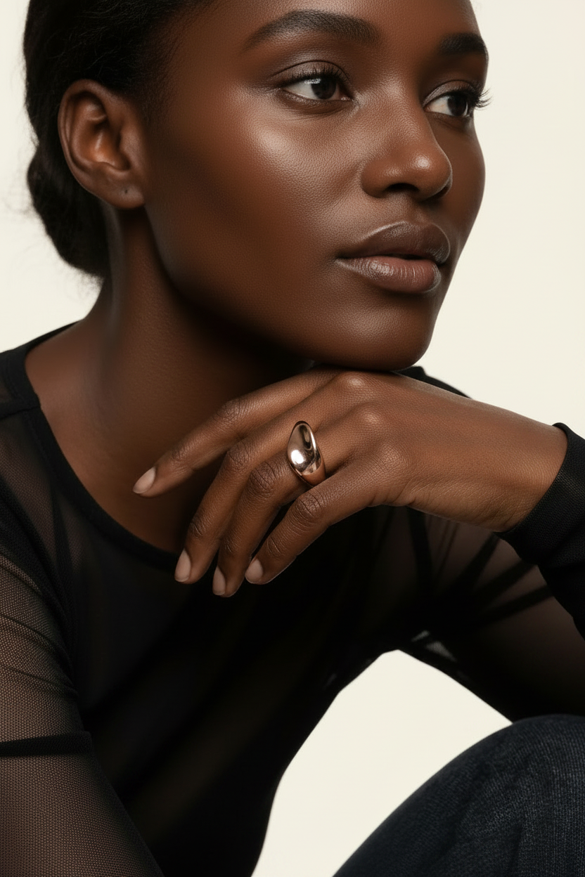 Aura Wave Band Ring - Rose Gold - Model Wear