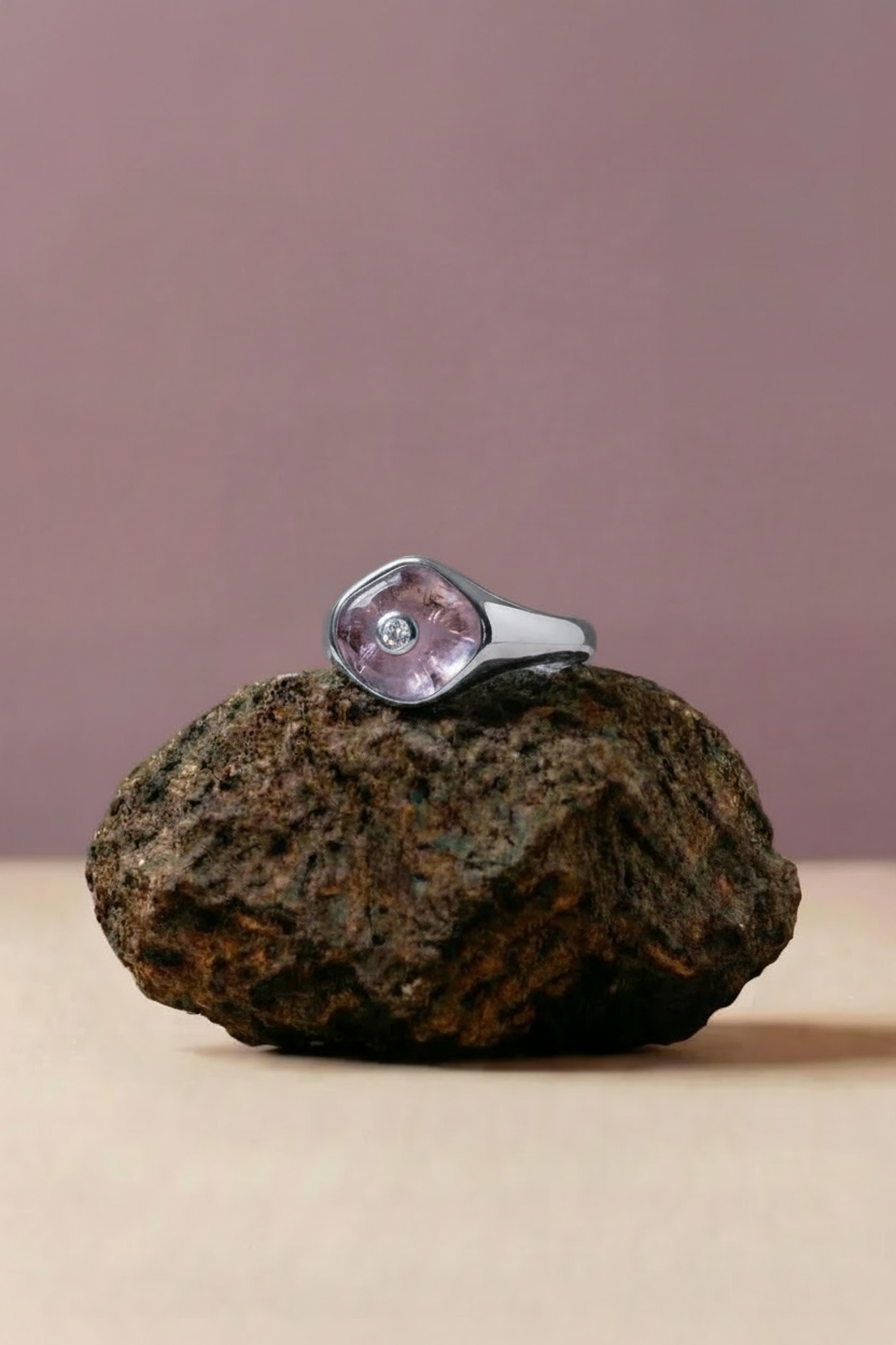 Violet Stone Signet Ring Silver - Rock Editorial