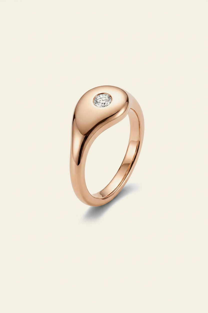 Dune Signet Ring Gold - 3/4 Angle