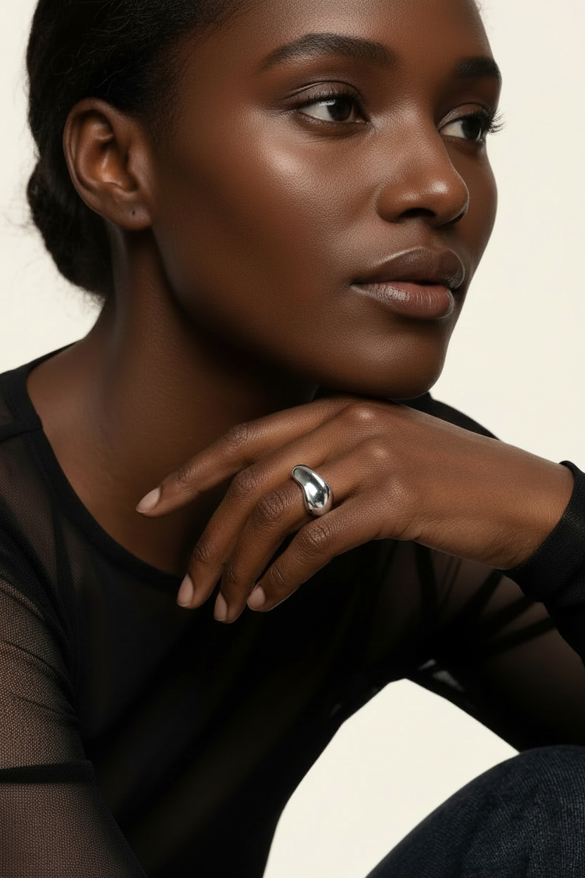 Aura Wave Band Ring - Silver - Model Wear