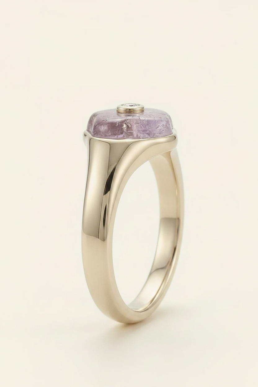 Violet Stone Signet Ring Gold - Side Profile