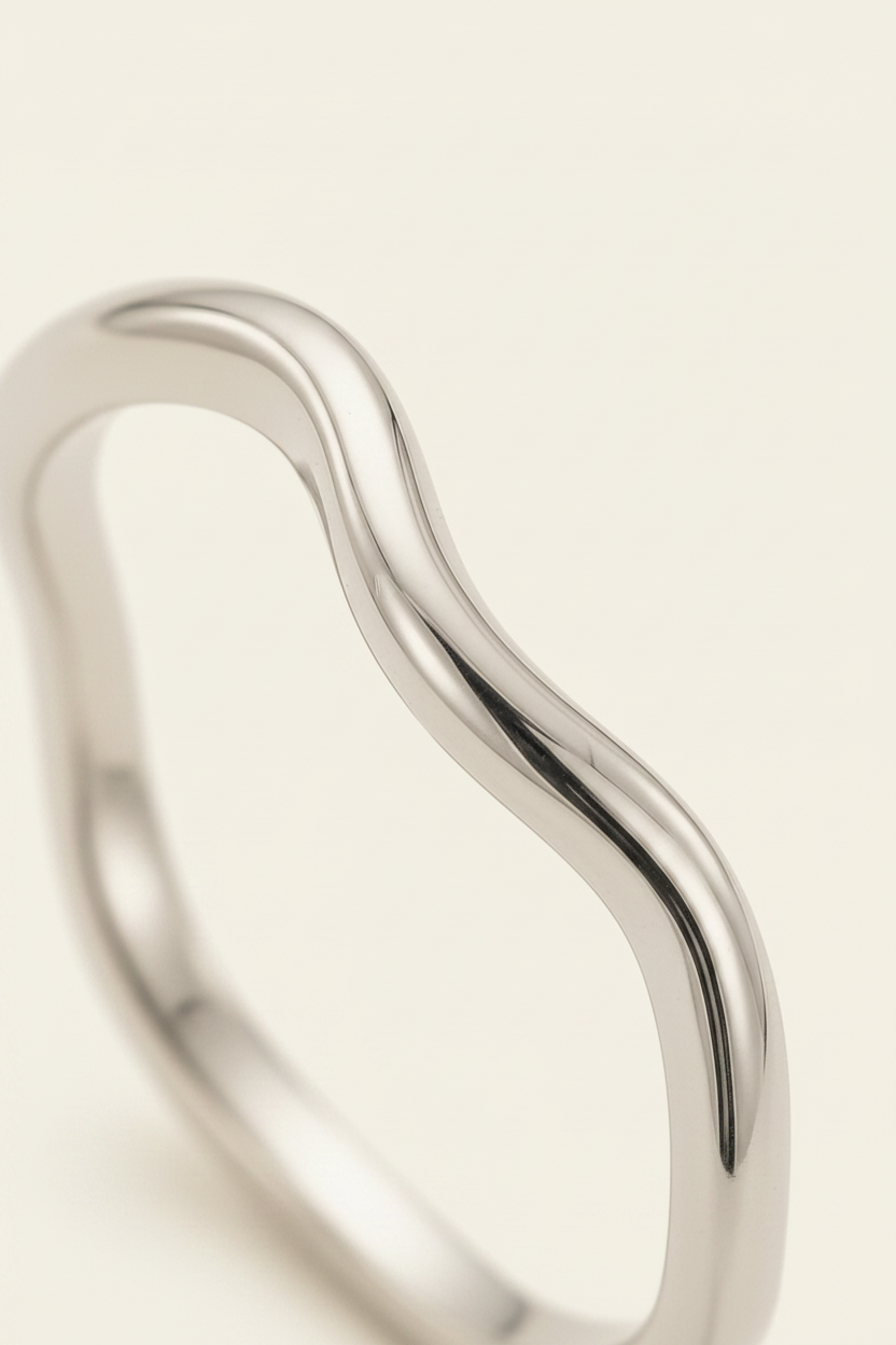 Lumière Wave Ring - Silver - Macro Detail