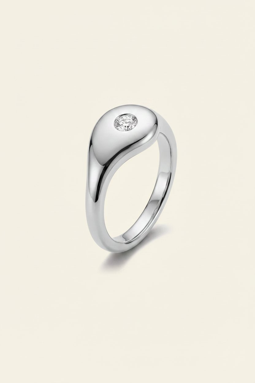 Dune Signet Ring Silver - 3/4 Angle