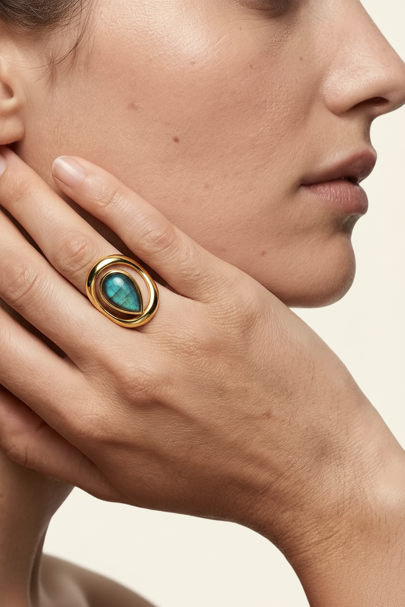 Solar Arc Ring – Gold – Lifestyle